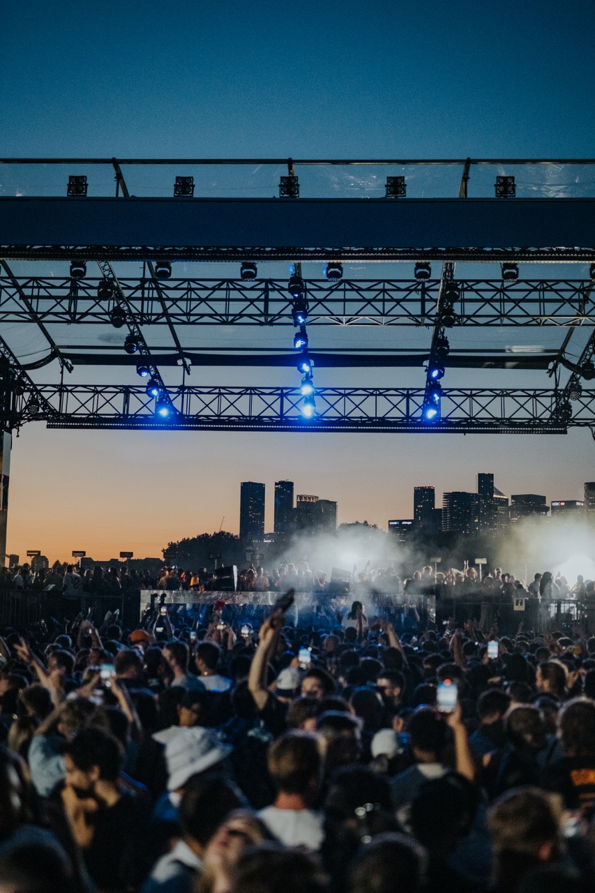Solomun on the Thames