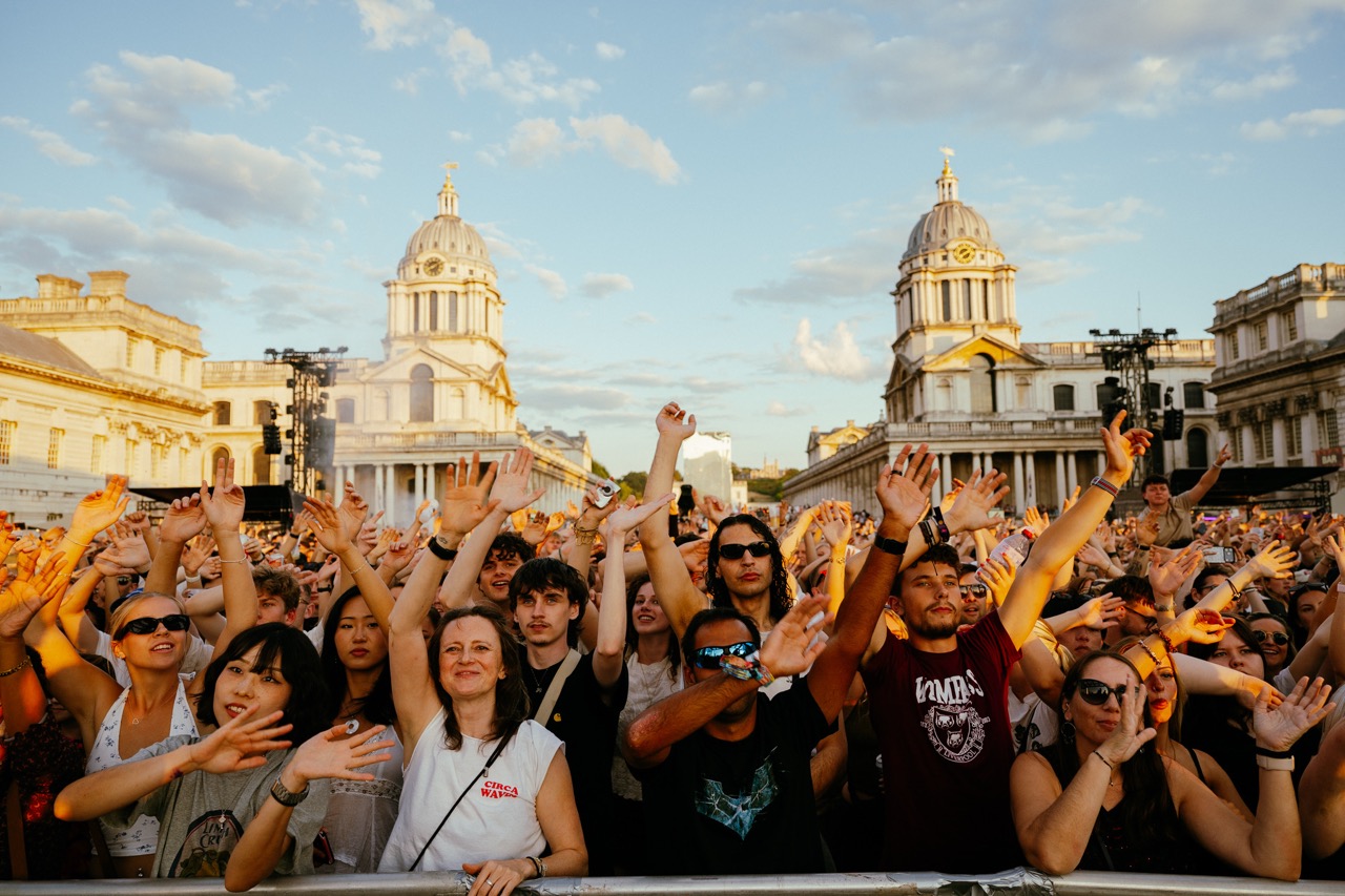 The Kooks on the Thames 