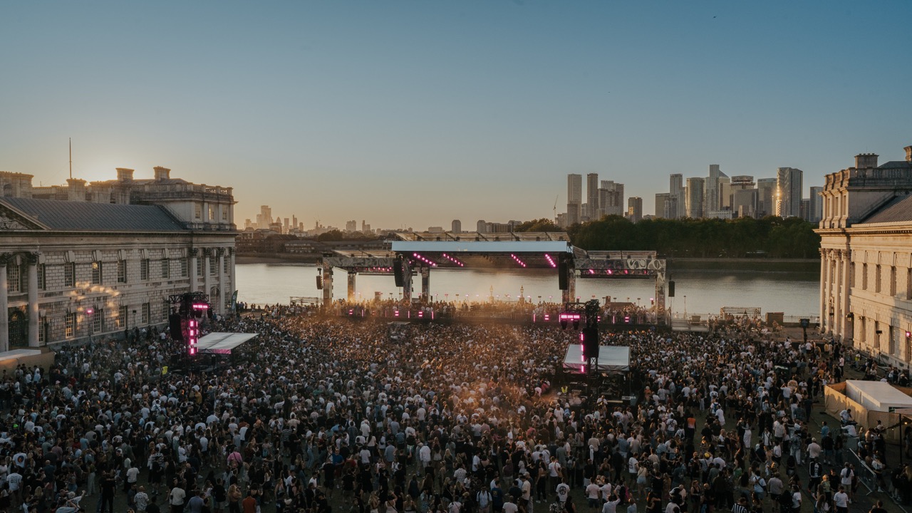 Solomun on the Thames