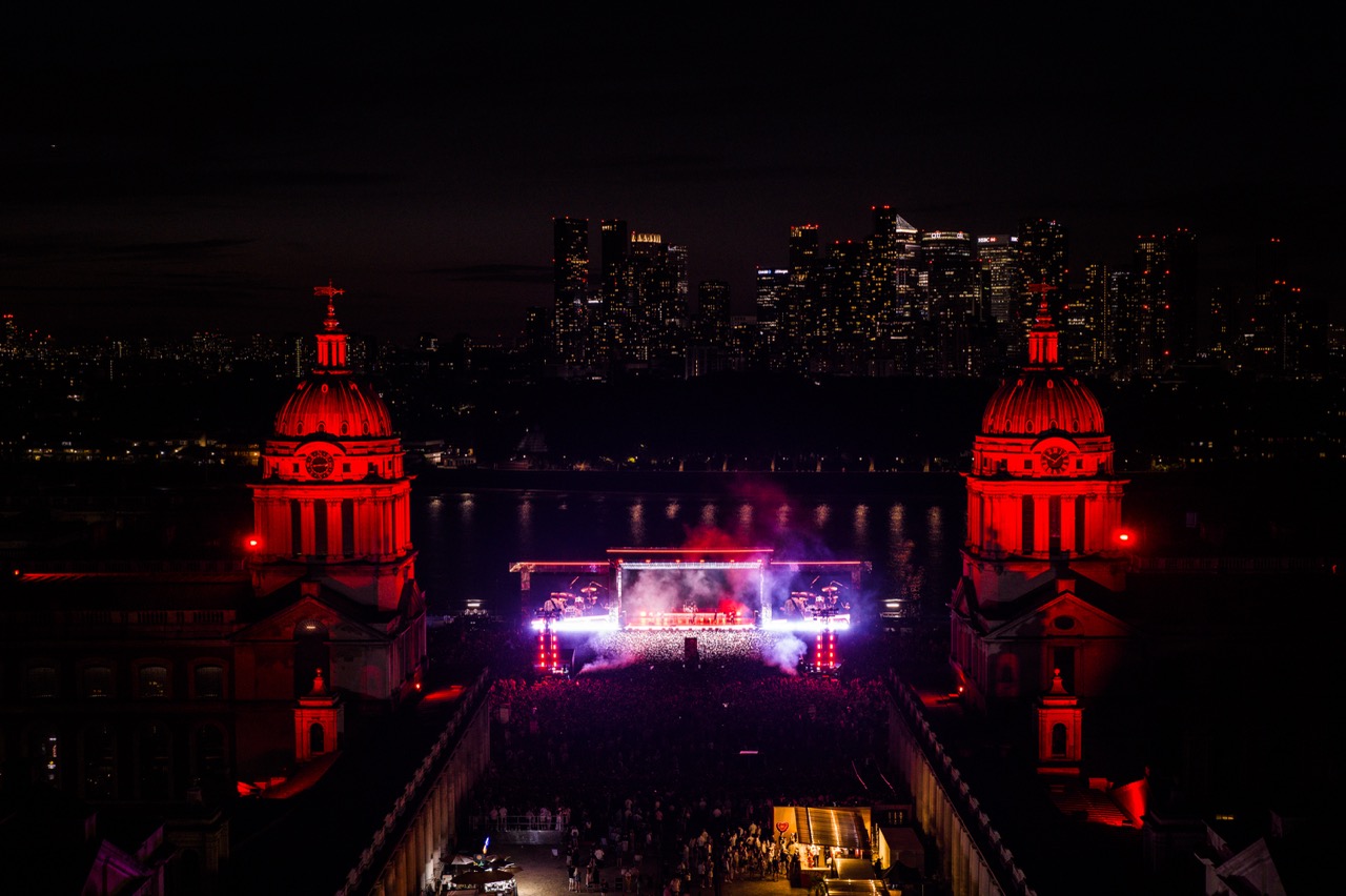 The Kooks on the Thames 