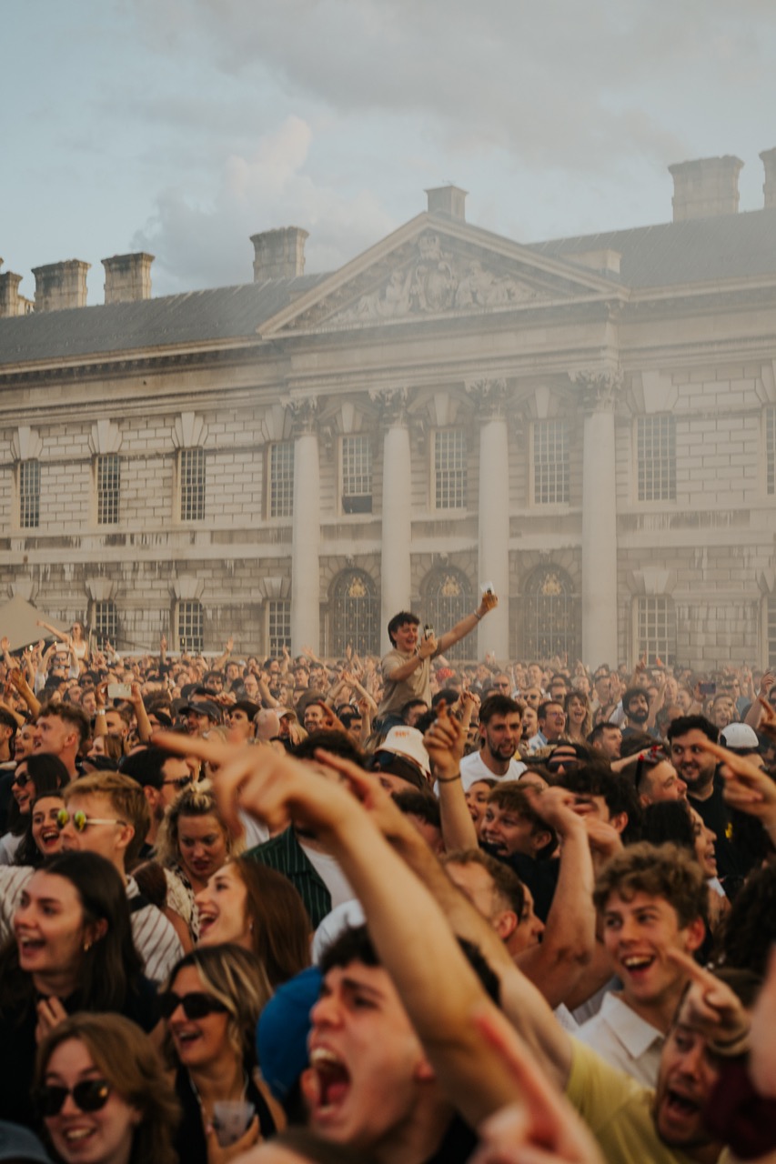 The Kooks on the Thames 