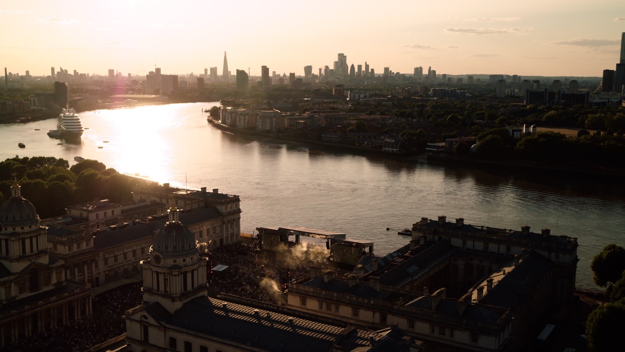 The Kooks on the Thames 