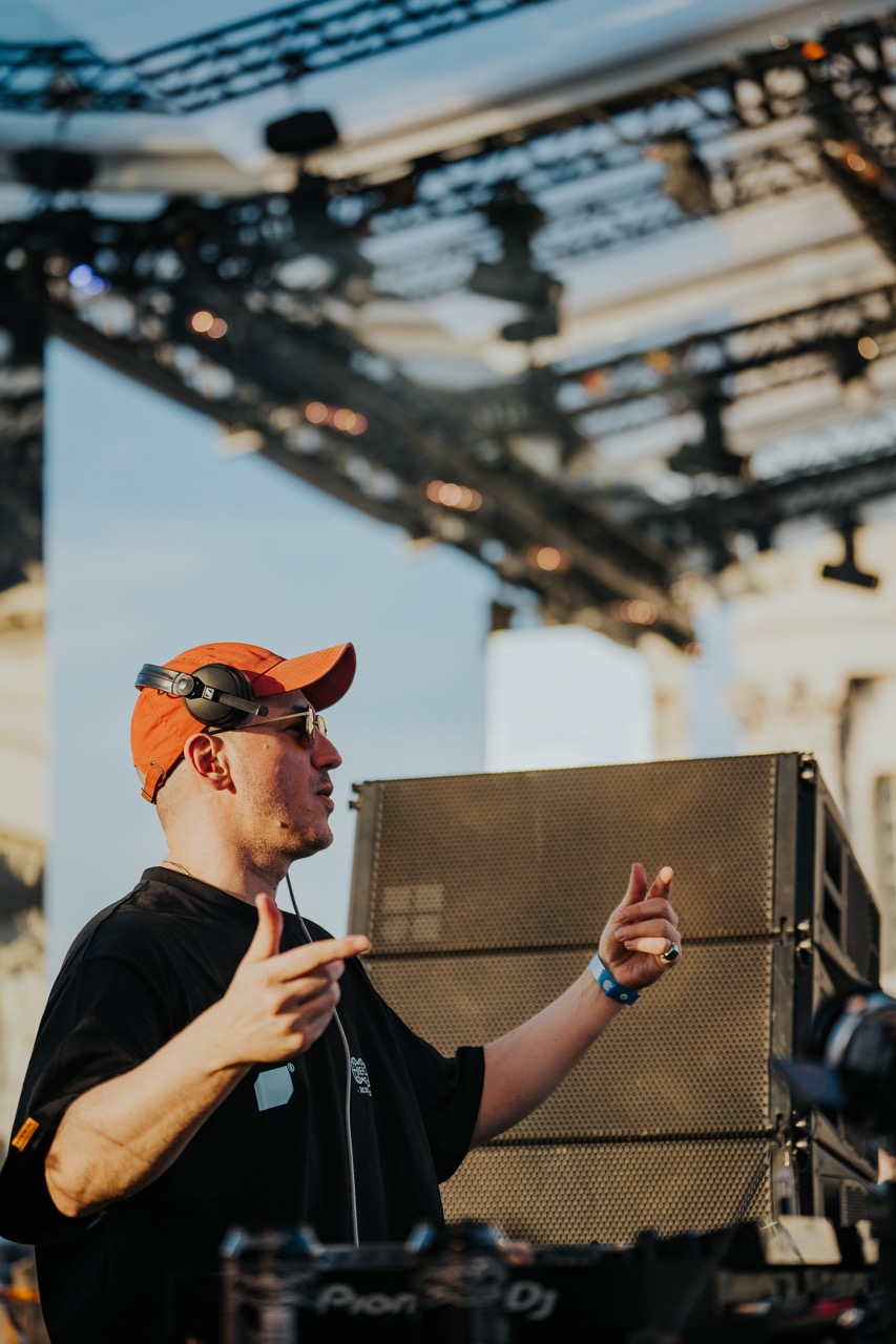 Anjunadeep on the Thames