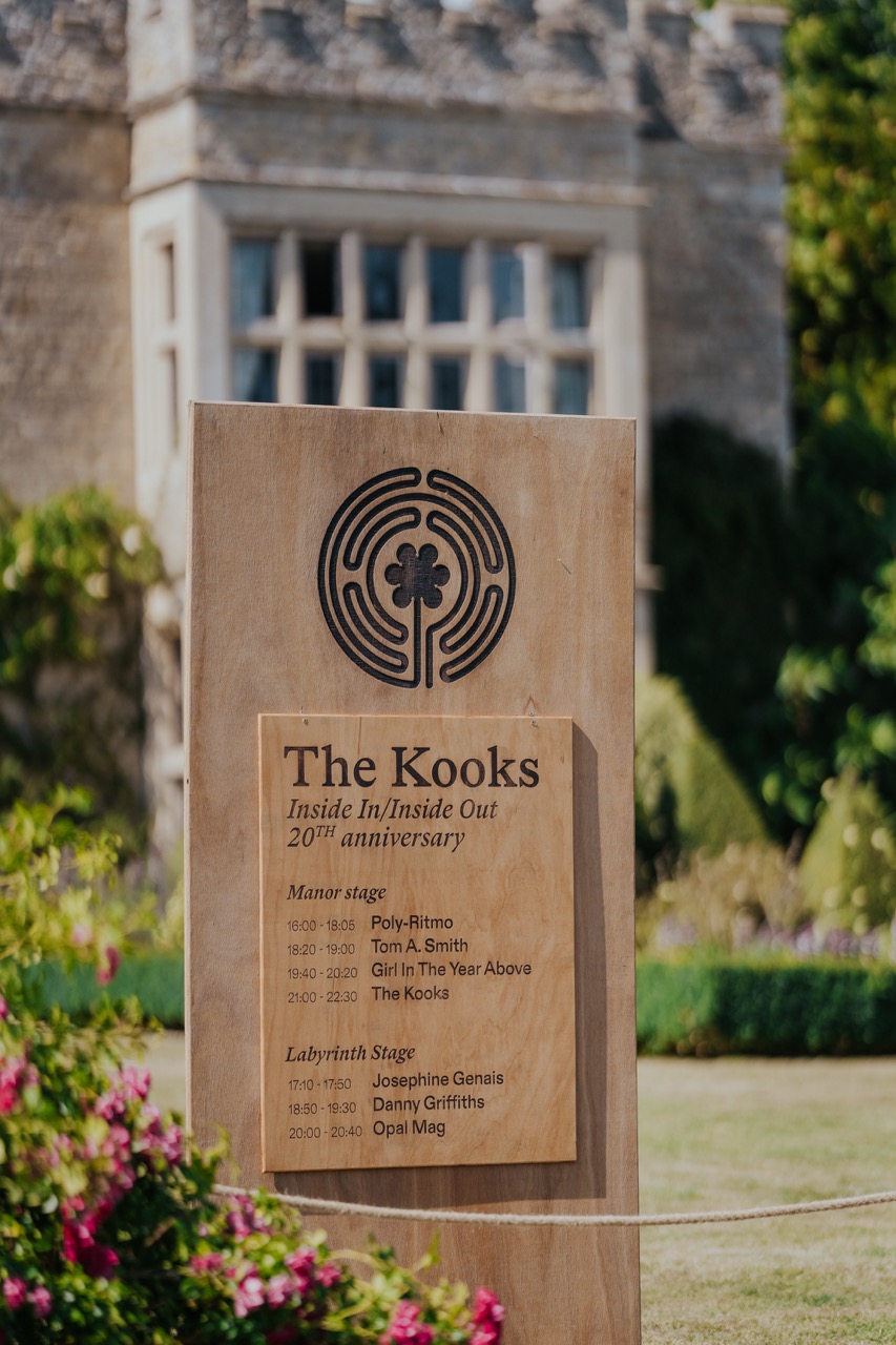 The Kooks 20 Years of Inside In / Inside Out at Tofte Manor