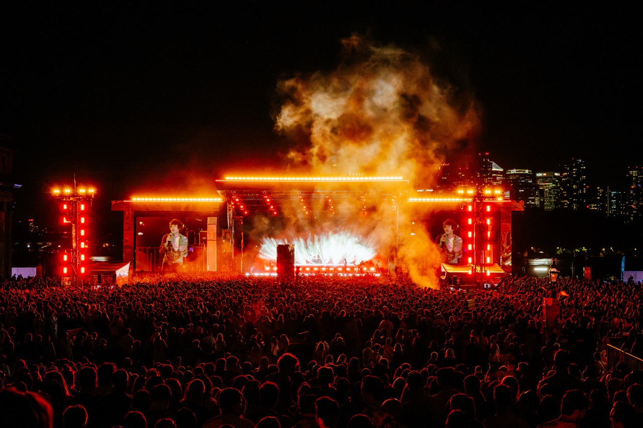 The Kooks on the Thames 