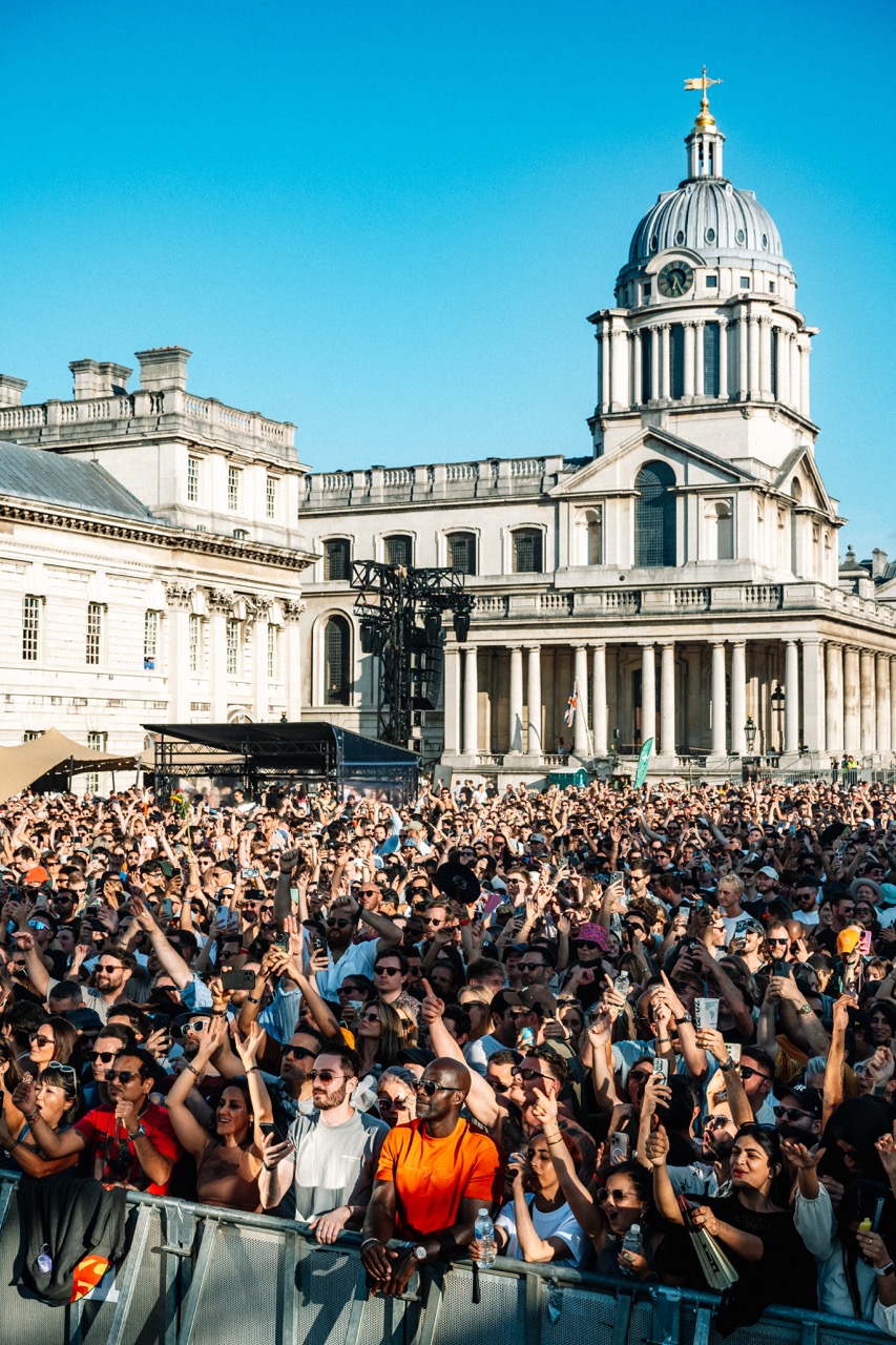 Solomun on the Thames