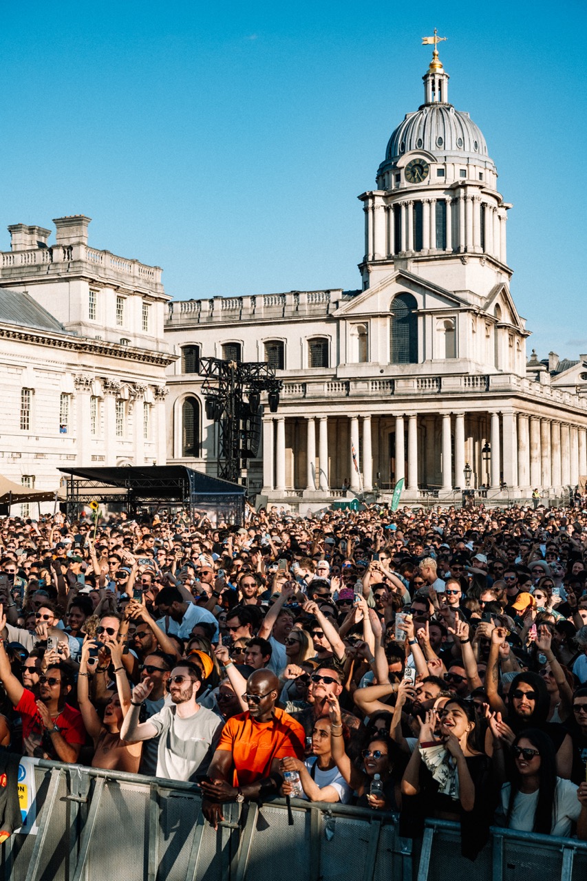 Solomun on the Thames