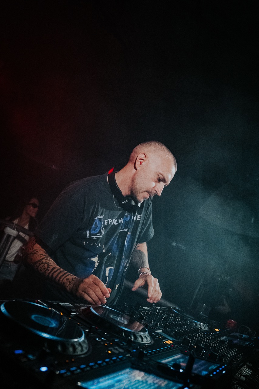 Reznik at Hackney Bridge