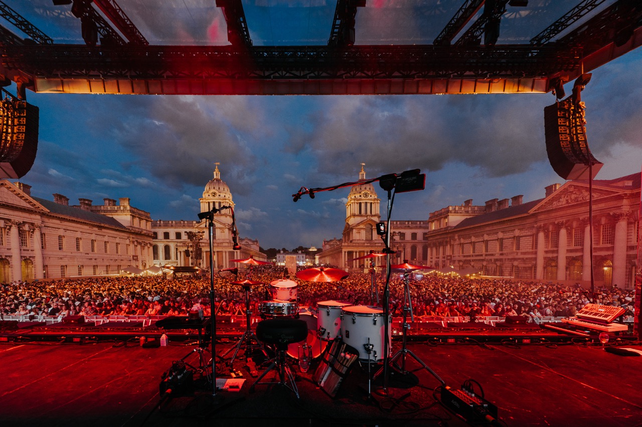 The Kooks on the Thames 