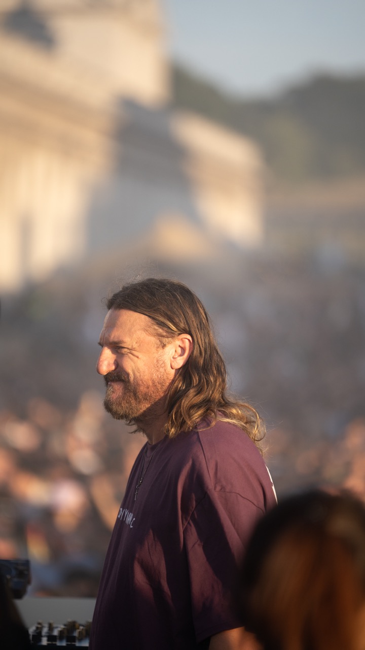 Solomun on the Thames