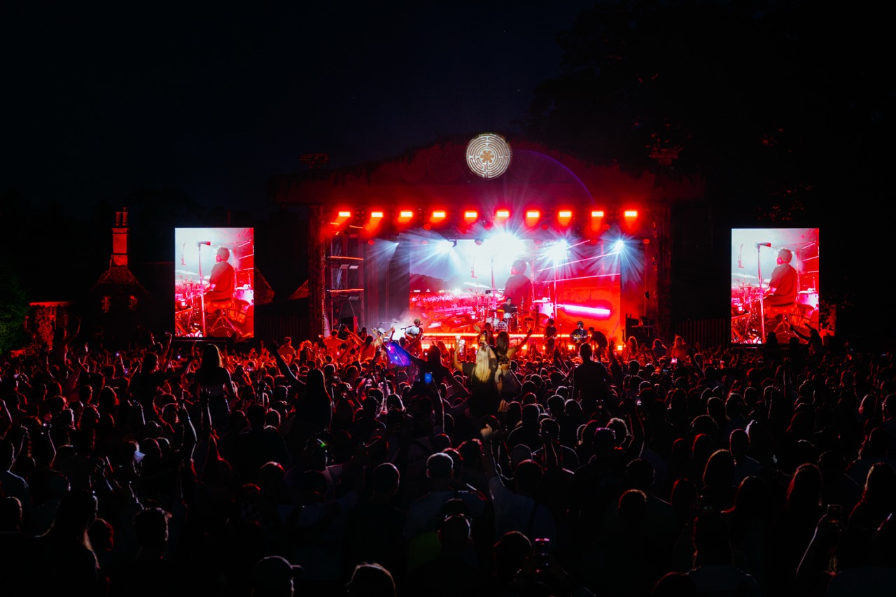 The Kooks 20 Years of Inside In / Inside Out at Tofte Manor