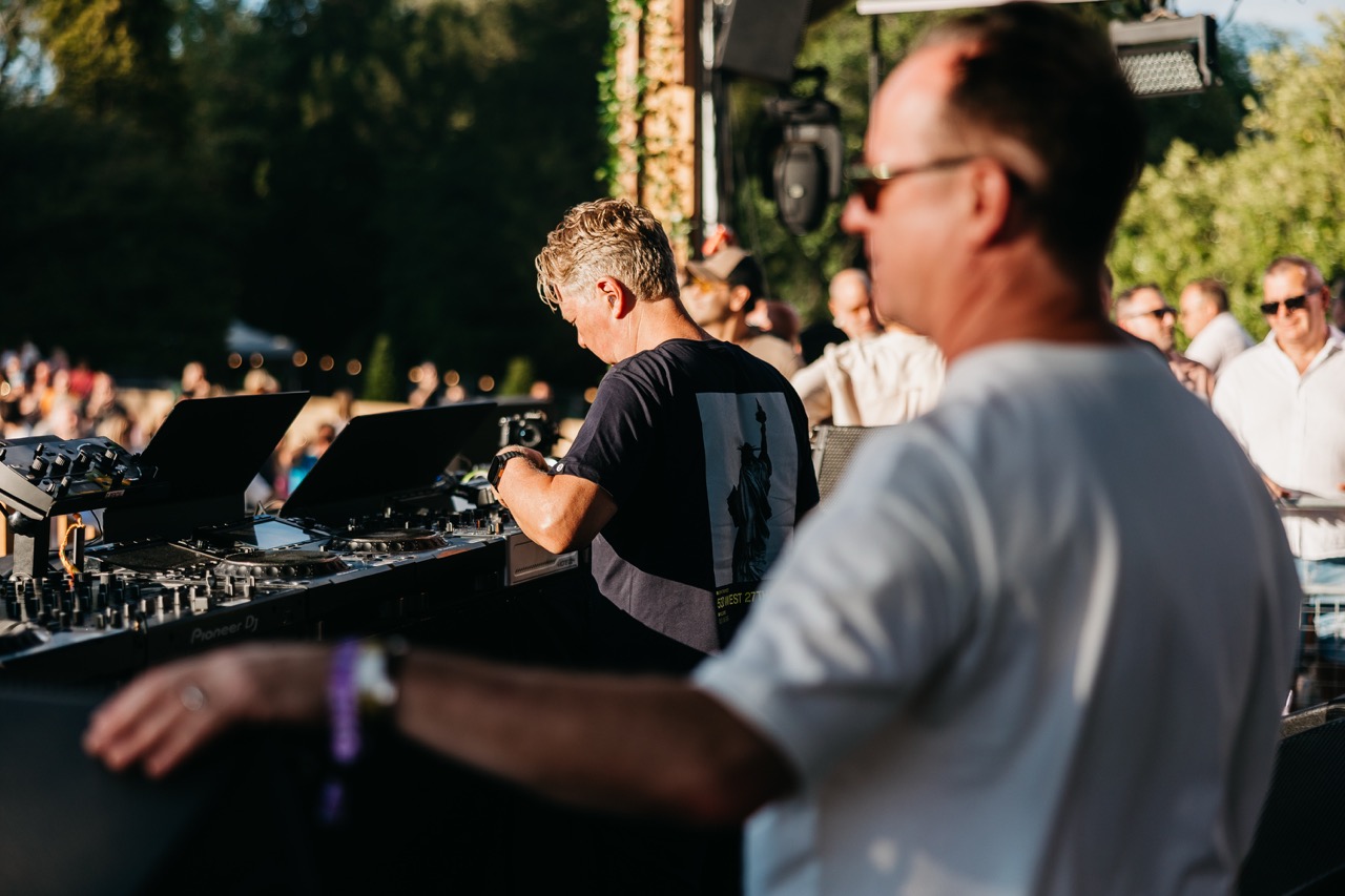 Sasha & John Digweed six hour set at Tofte Manor 