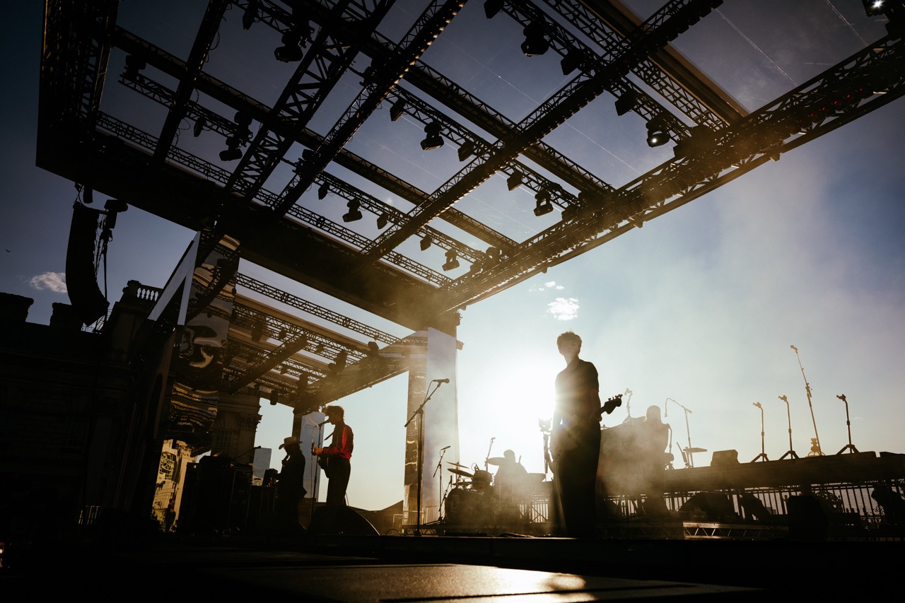 The Kooks on the Thames 