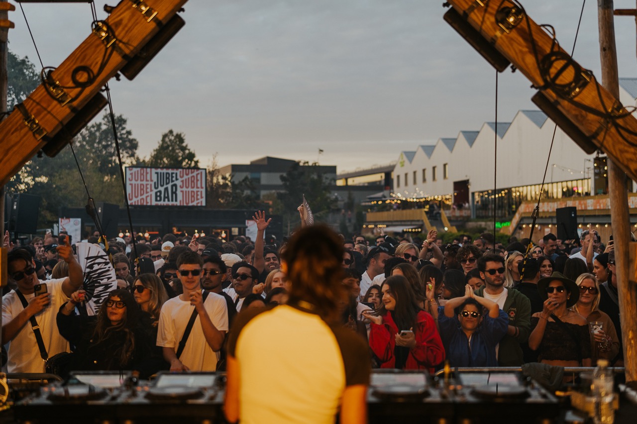 Reznik at Hackney Bridge