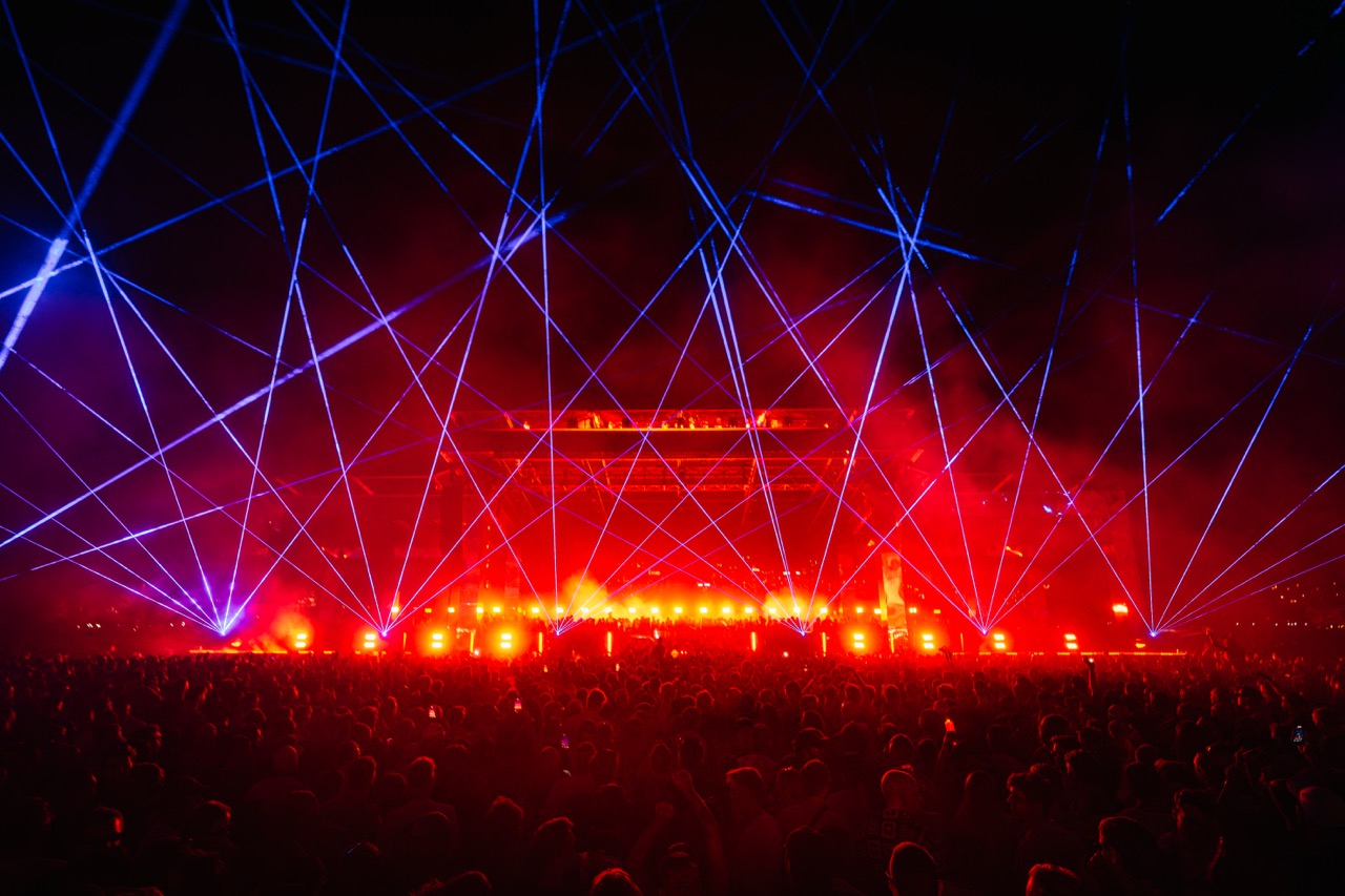 Solomun on the Thames