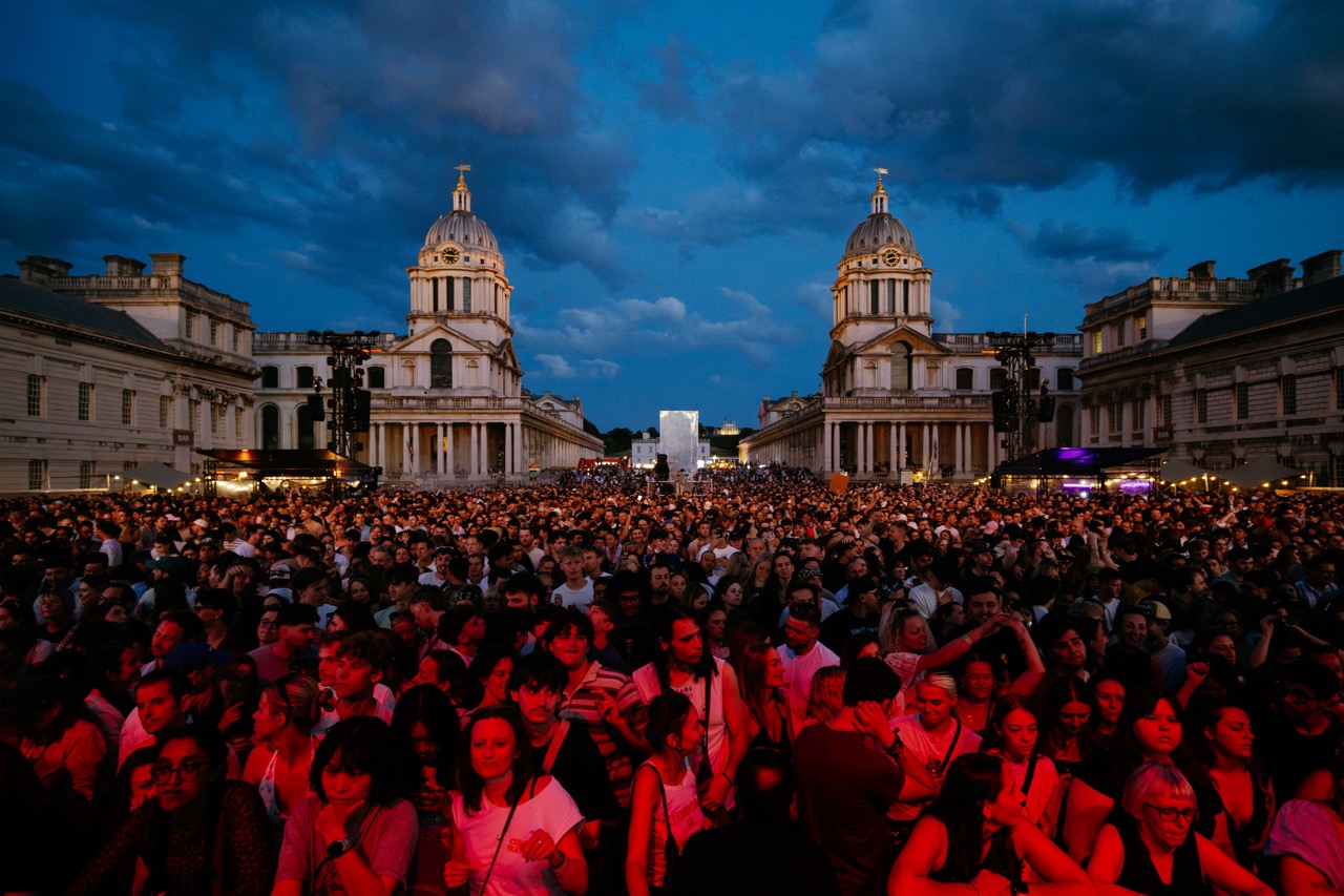 The Kooks on the Thames 