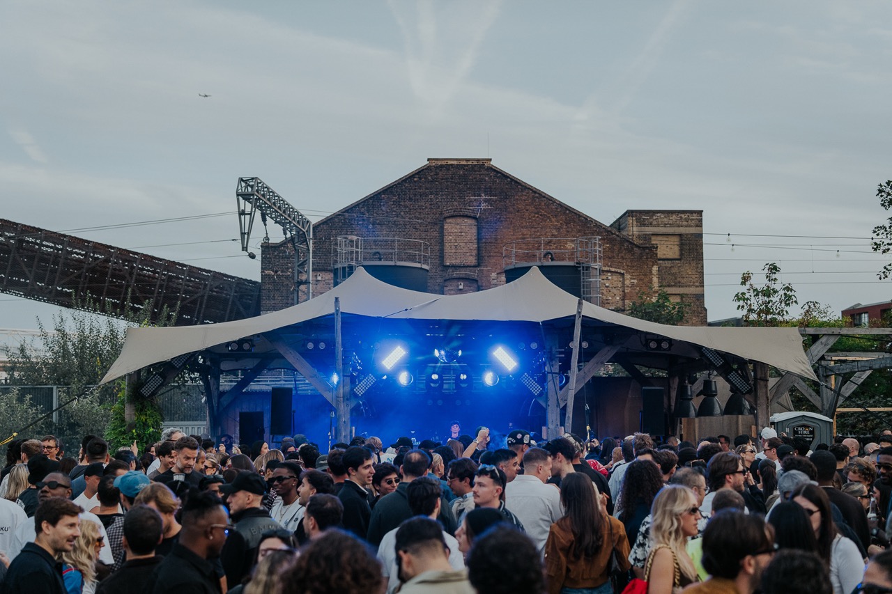Reznik at Hackney Bridge