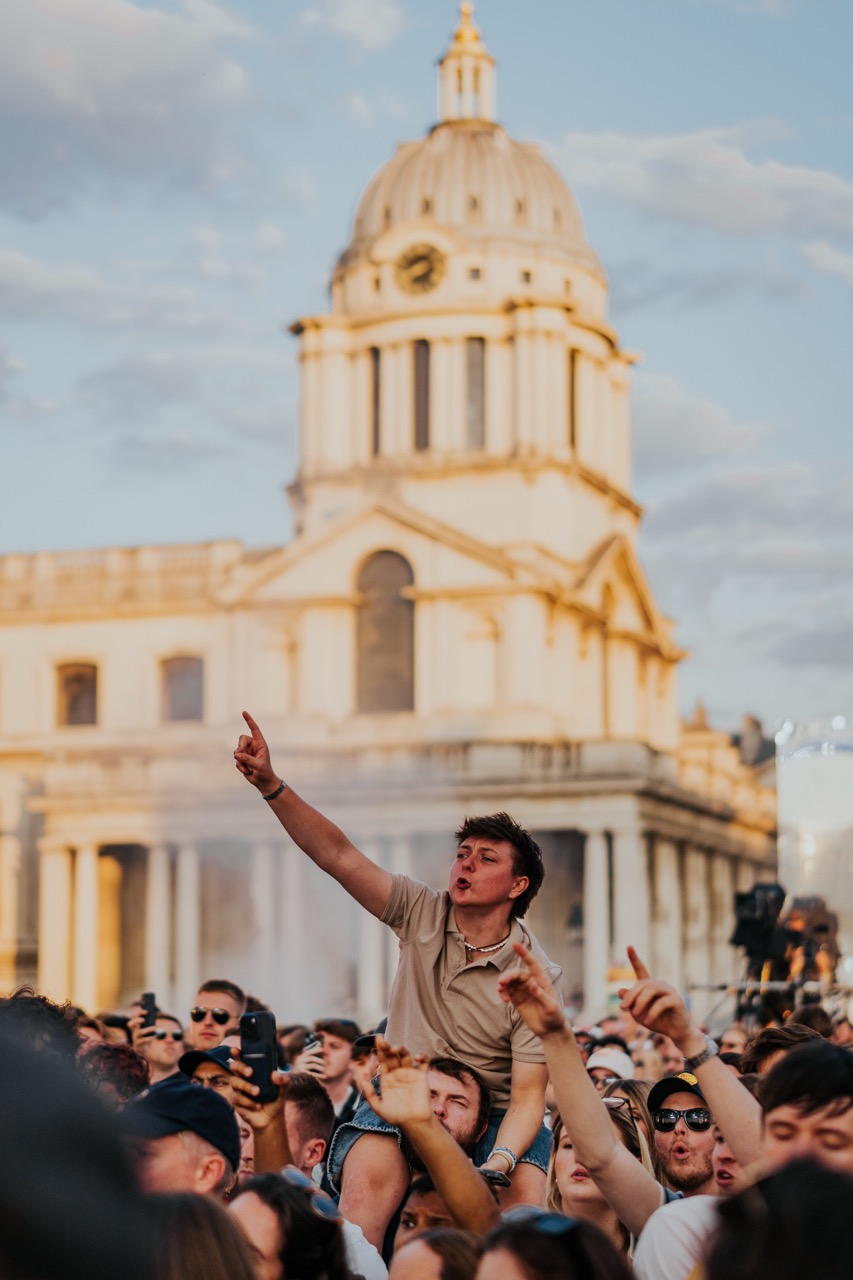 The Kooks on the Thames 