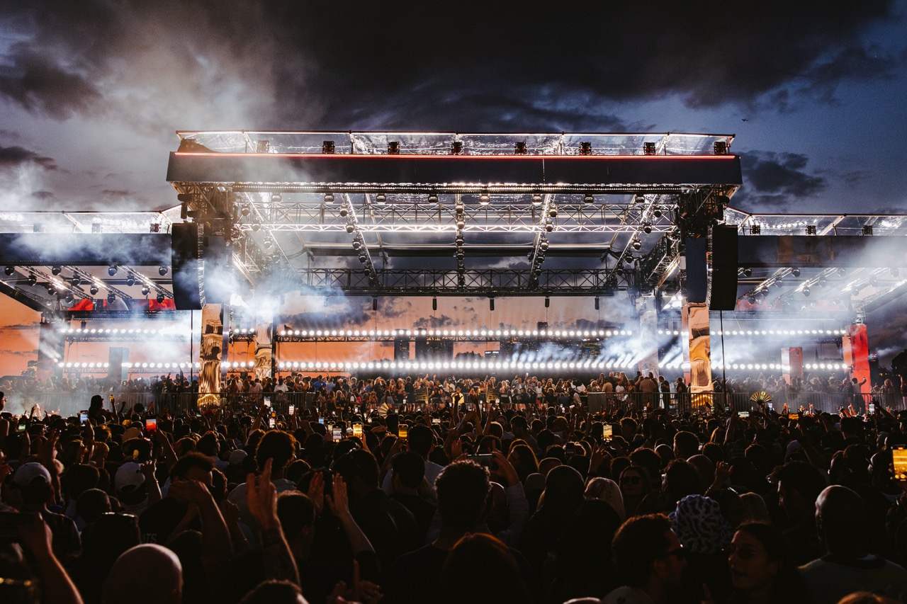 Black Coffee on the Thames Opening Show