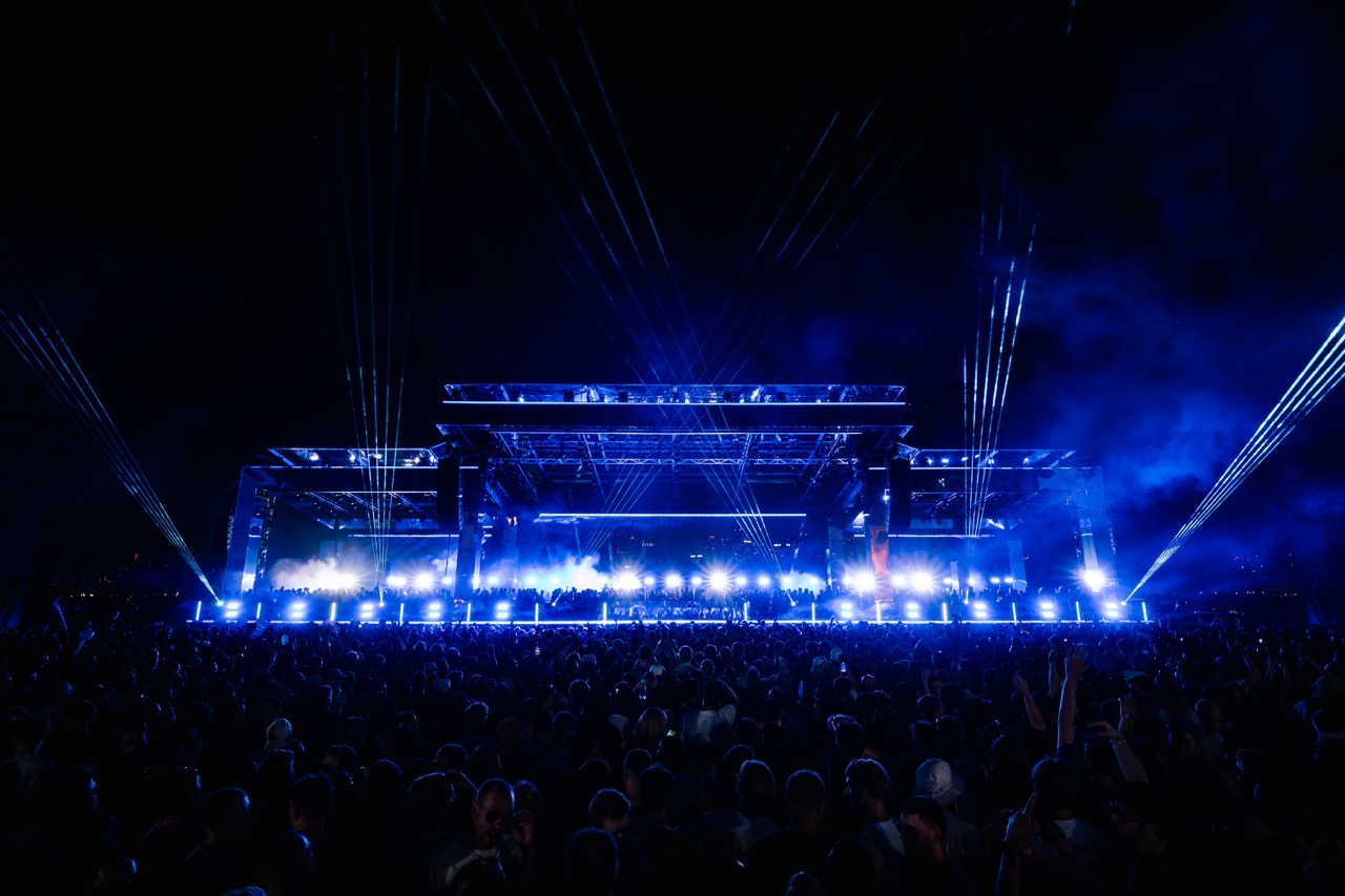 Solomun on the Thames