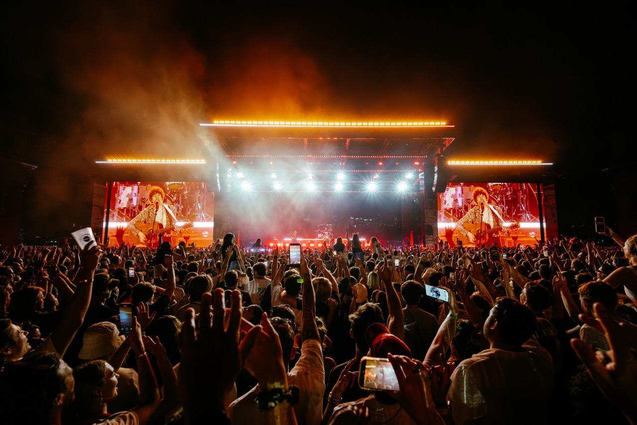 The Kooks on the Thames 