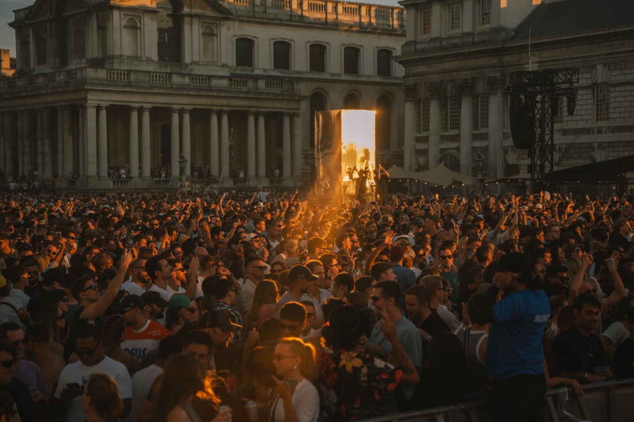 Solomun on the Thames