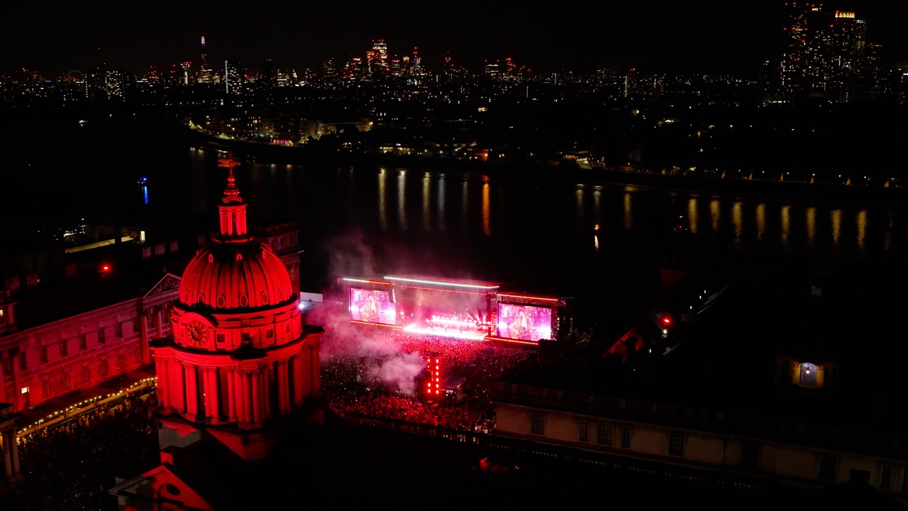 The Kooks on the Thames 