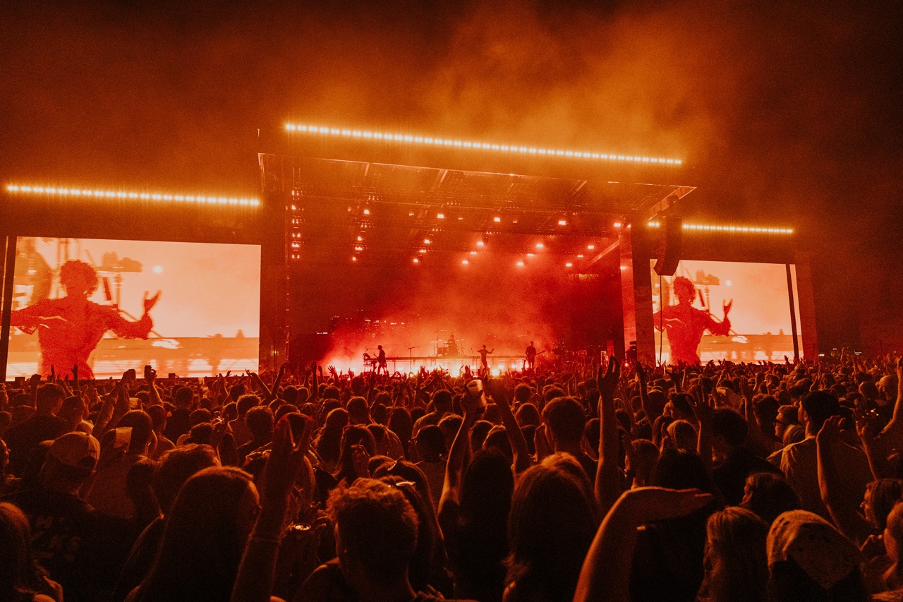 The Kooks on the Thames 