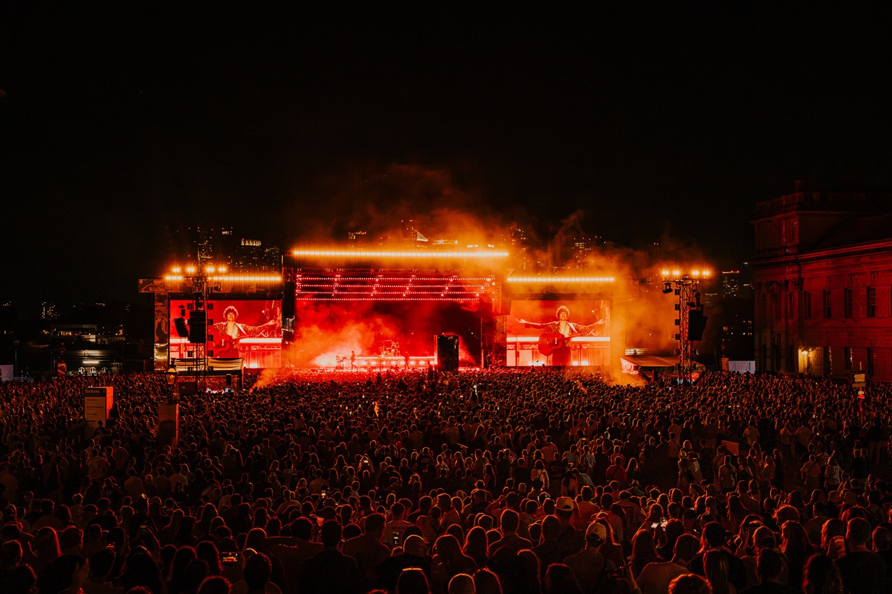The Kooks on the Thames 