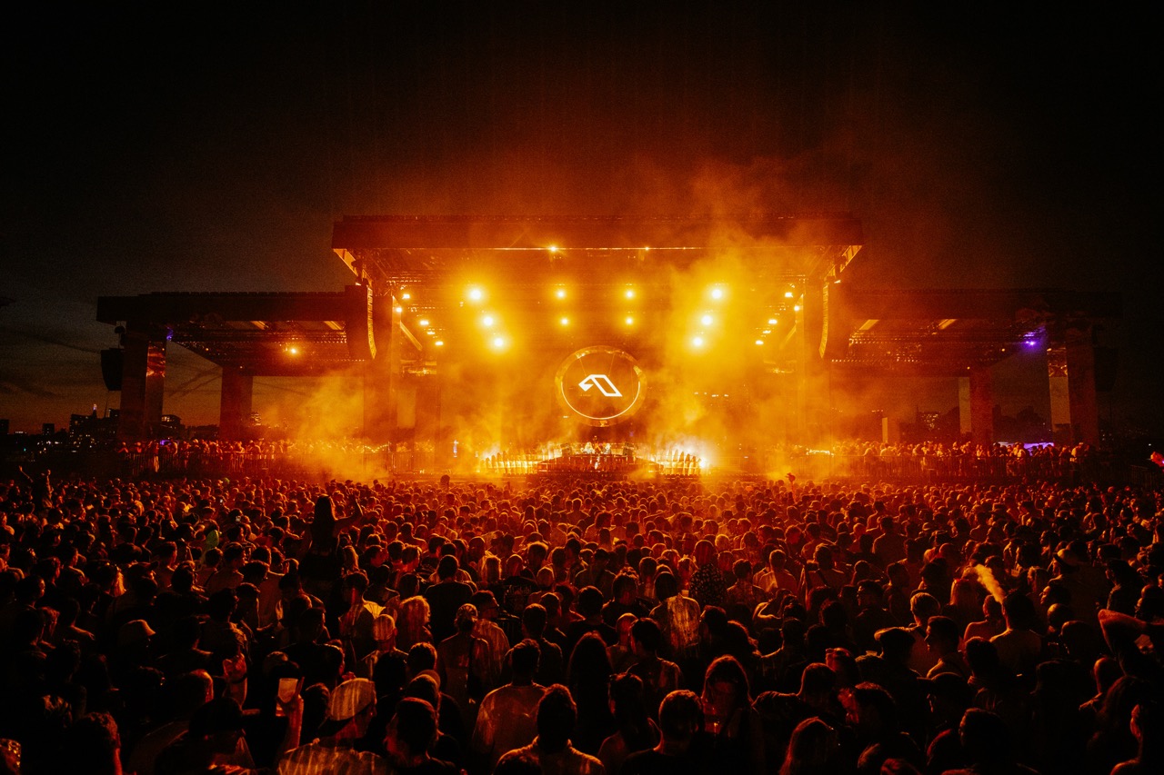 Anjunadeep on the Thames