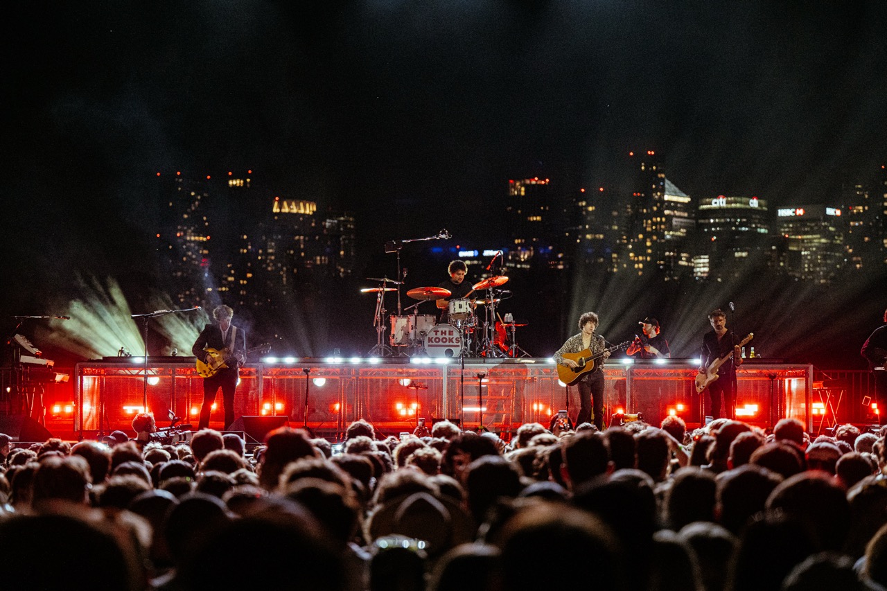 The Kooks on the Thames 