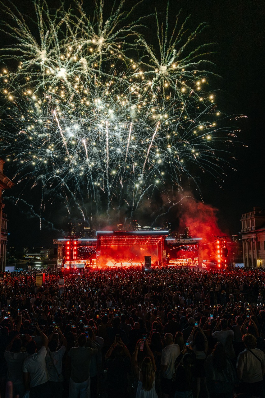 The Kooks on the Thames 