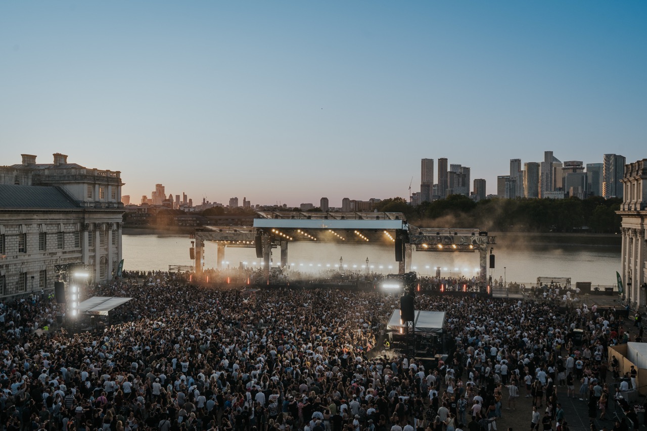 Solomun on the Thames