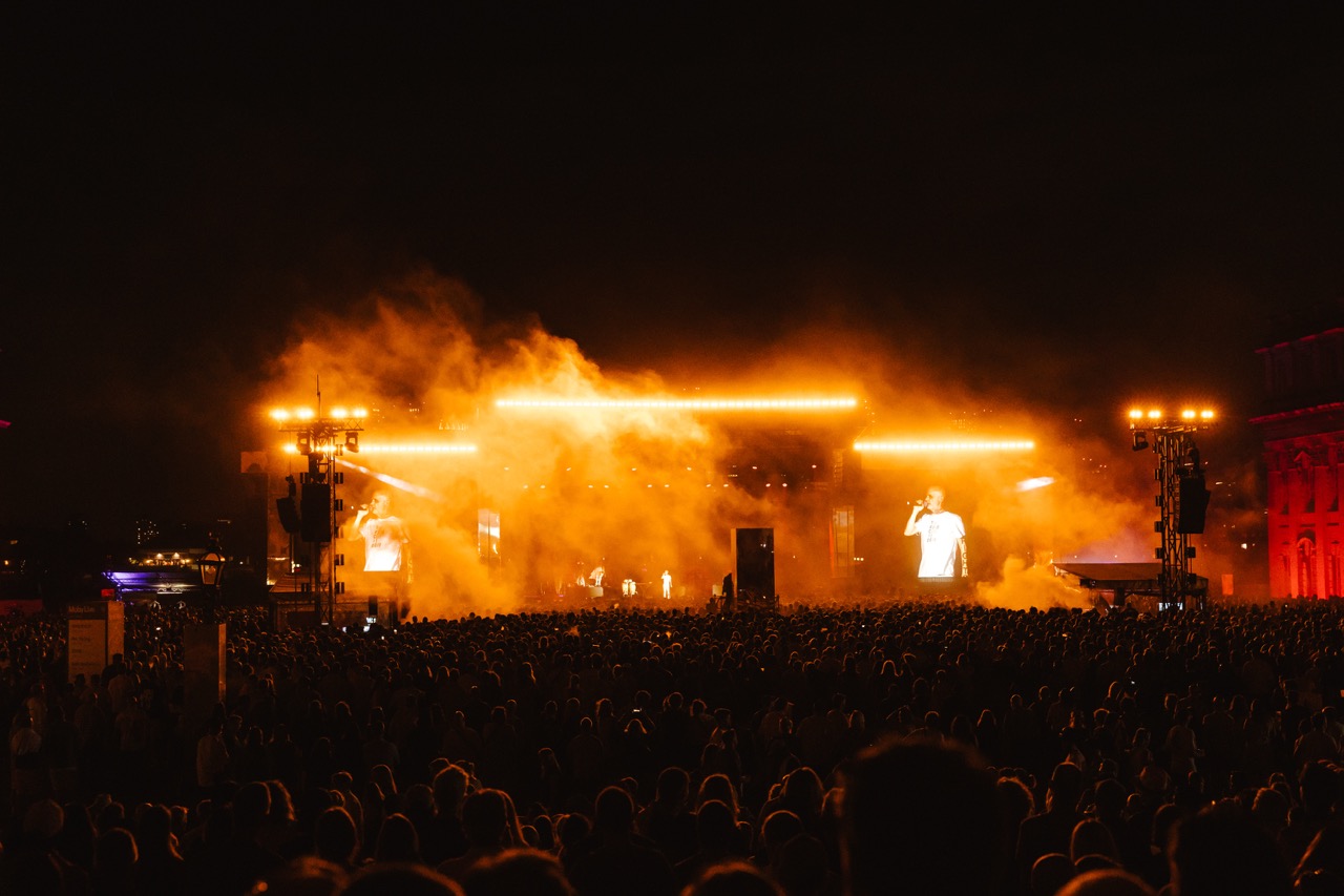 MOBY Live on the Thames