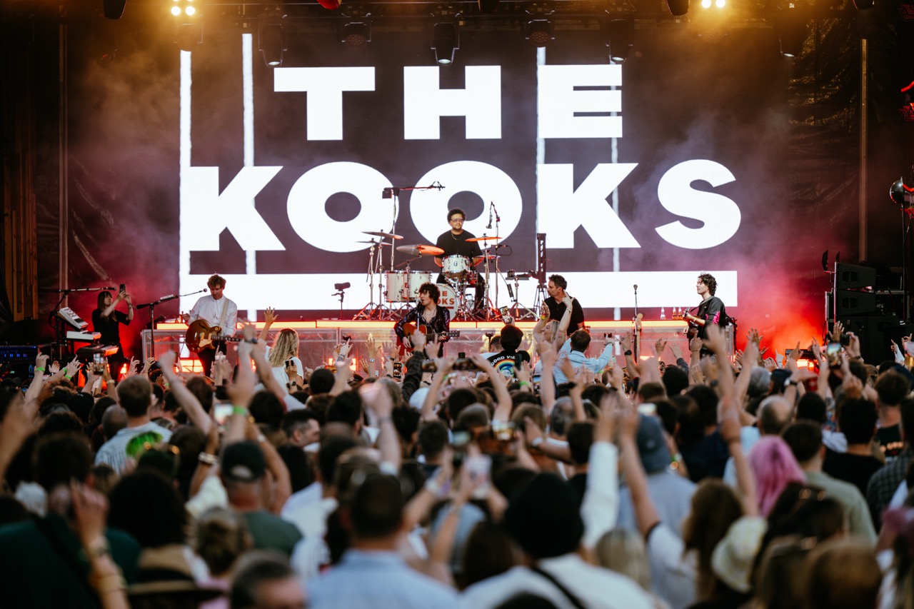 The Kooks 20 Years of Inside In / Inside Out at Tofte Manor