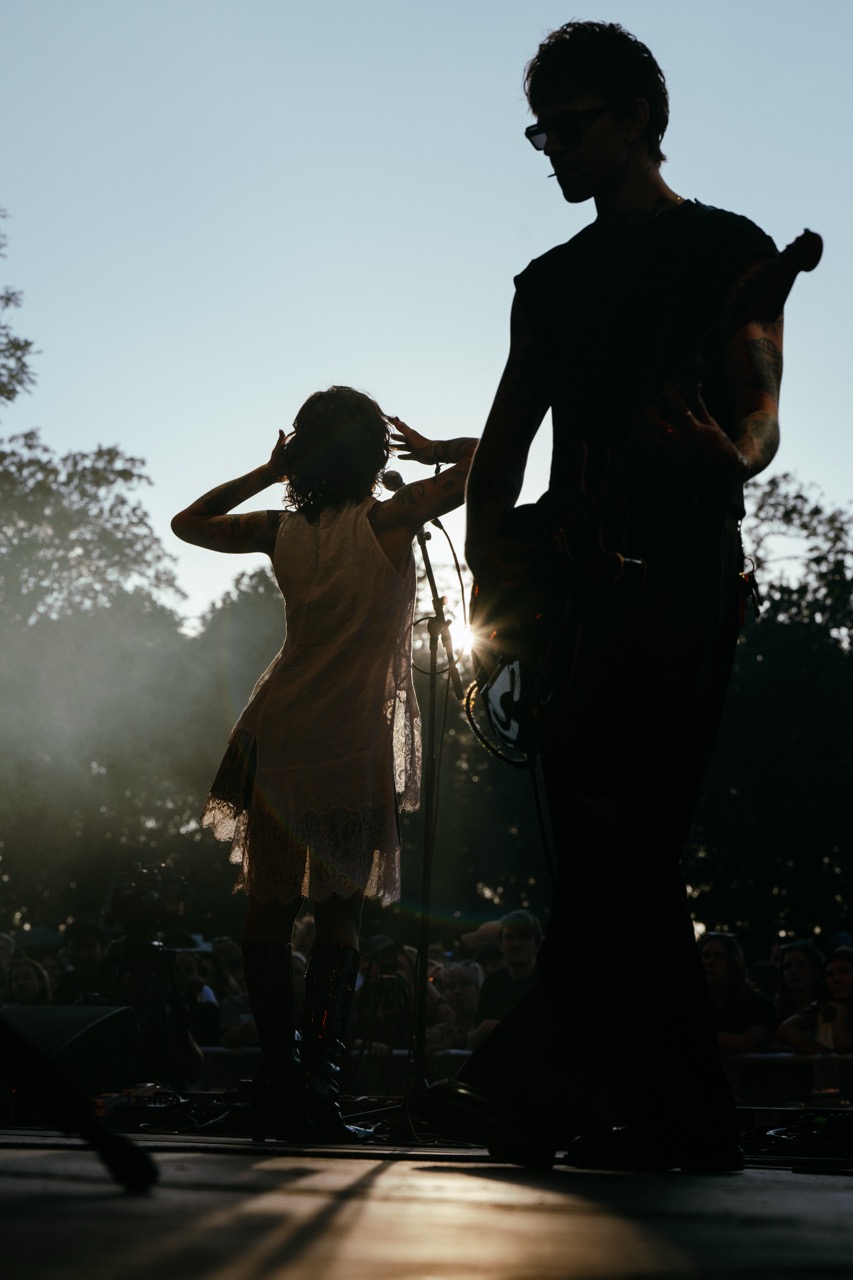 The Kooks 20 Years of Inside In / Inside Out at Tofte Manor