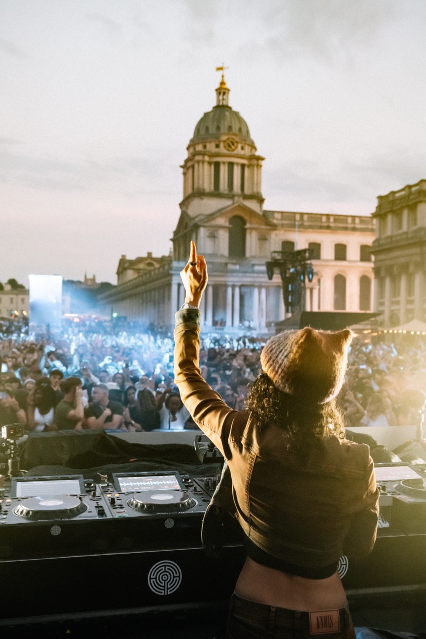 Black Coffee on the Thames Opening Show