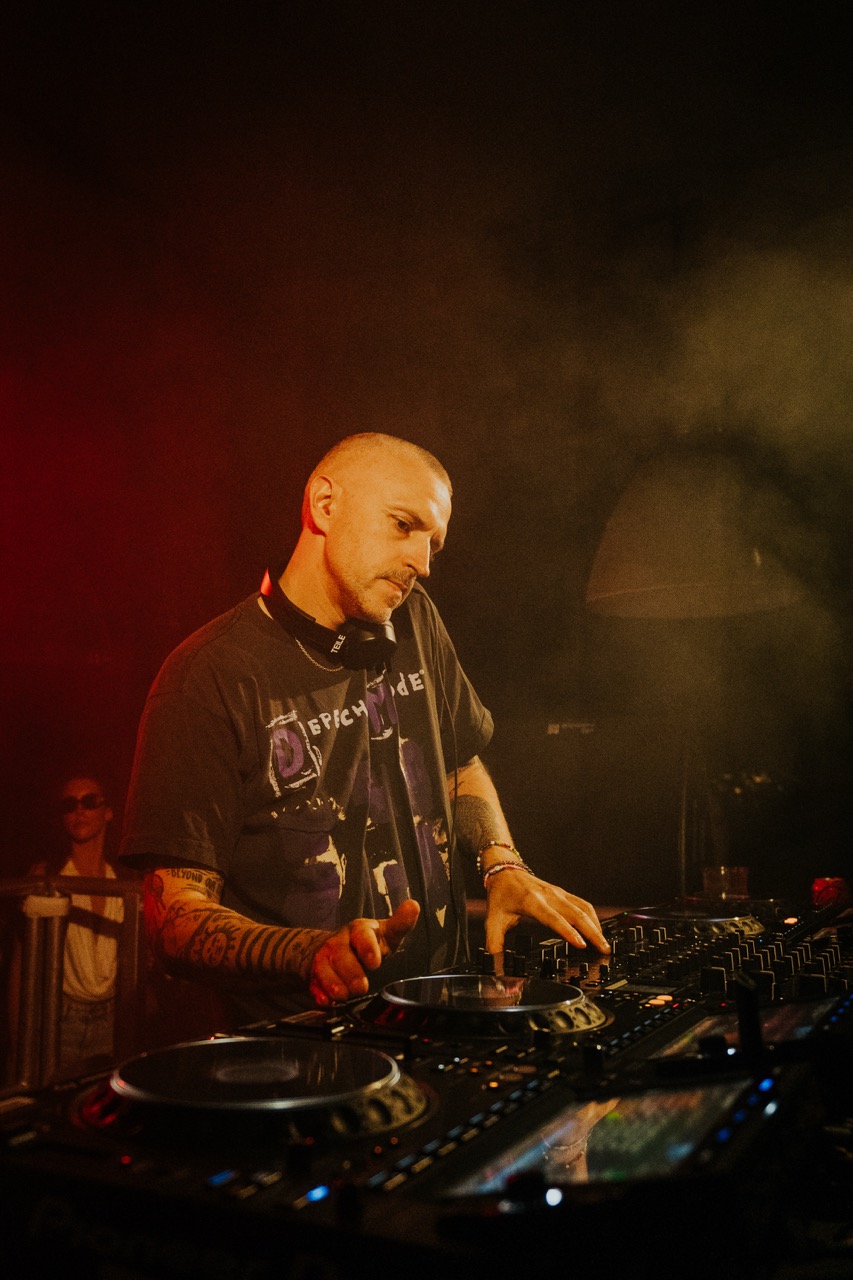 Reznik at Hackney Bridge