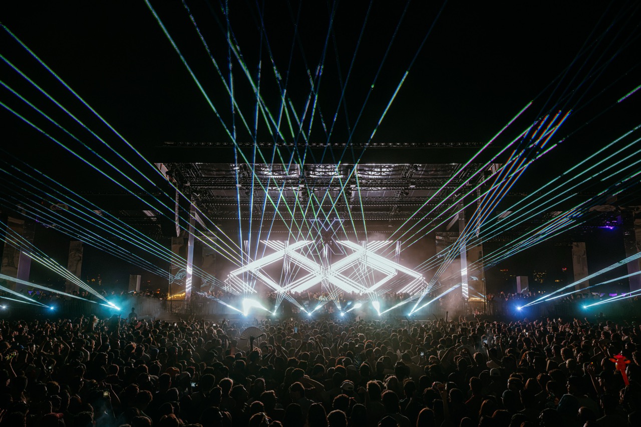 Adriatique presents X on the Thames