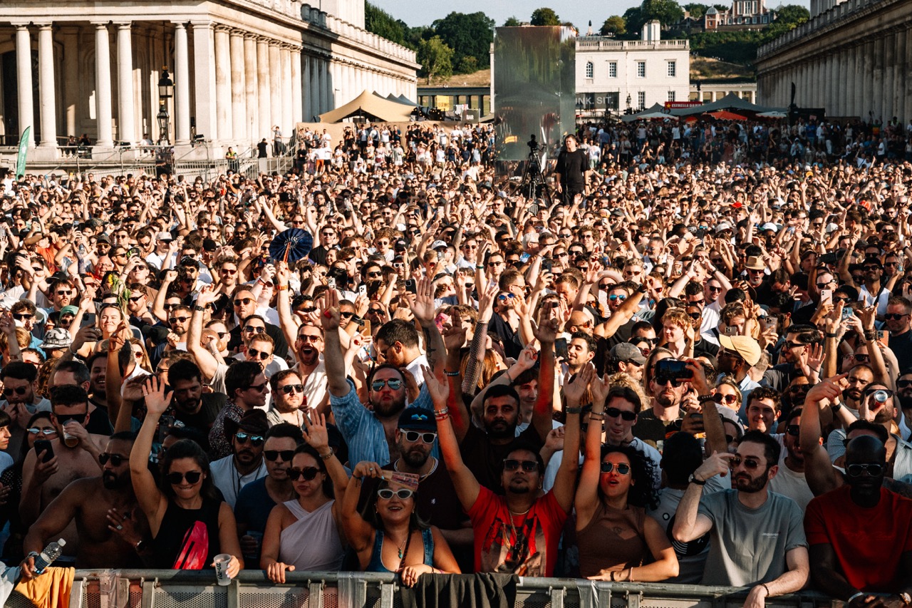 Solomun on the Thames