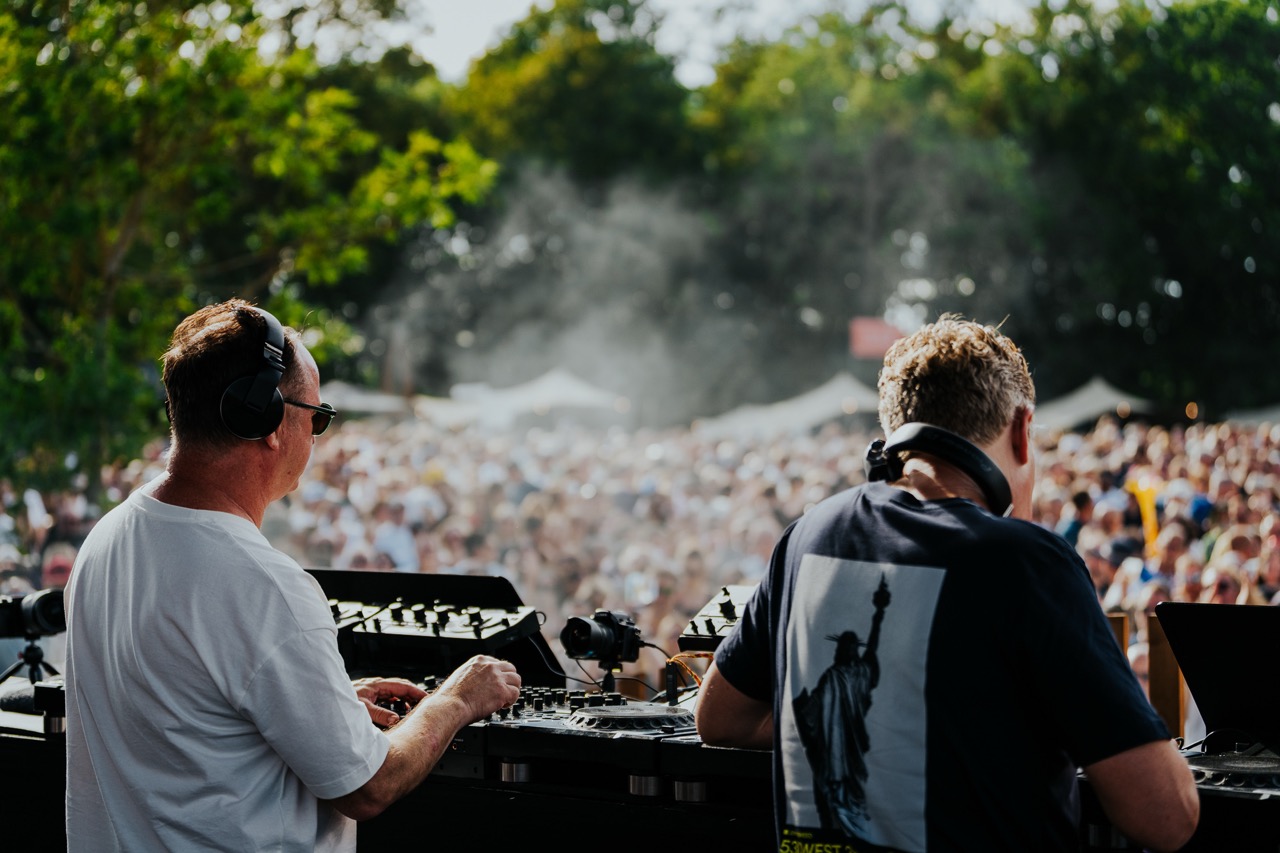 Sasha & John Digweed six hour set at Tofte Manor 
