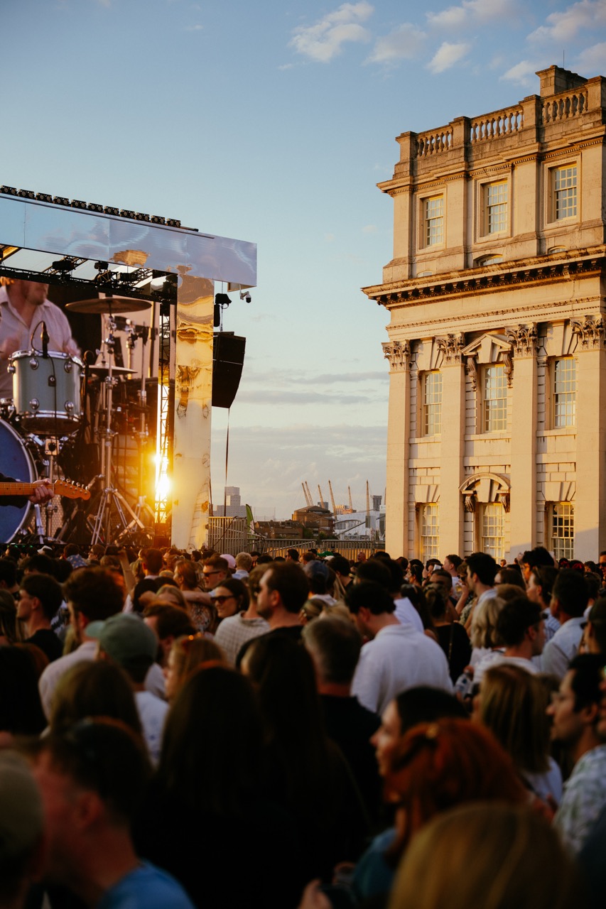 The Kooks on the Thames 