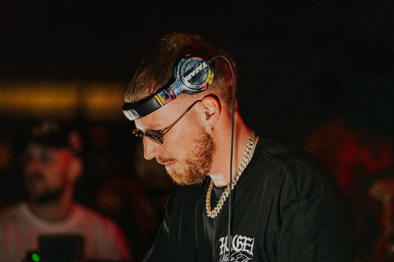 HUGEL, Make the Girls Dance at Roundhouse