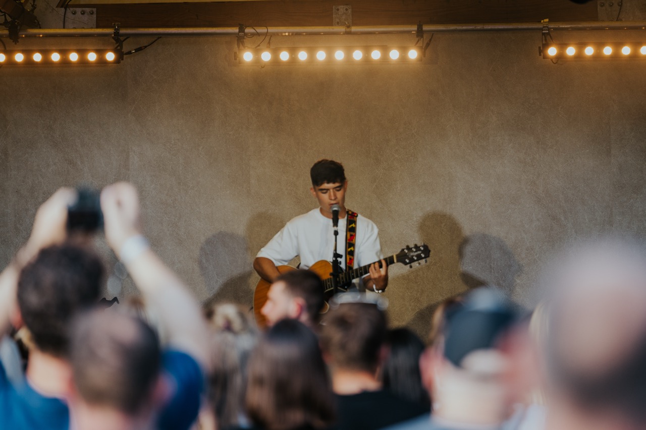 The Kooks 20 Years of Inside In / Inside Out at Tofte Manor