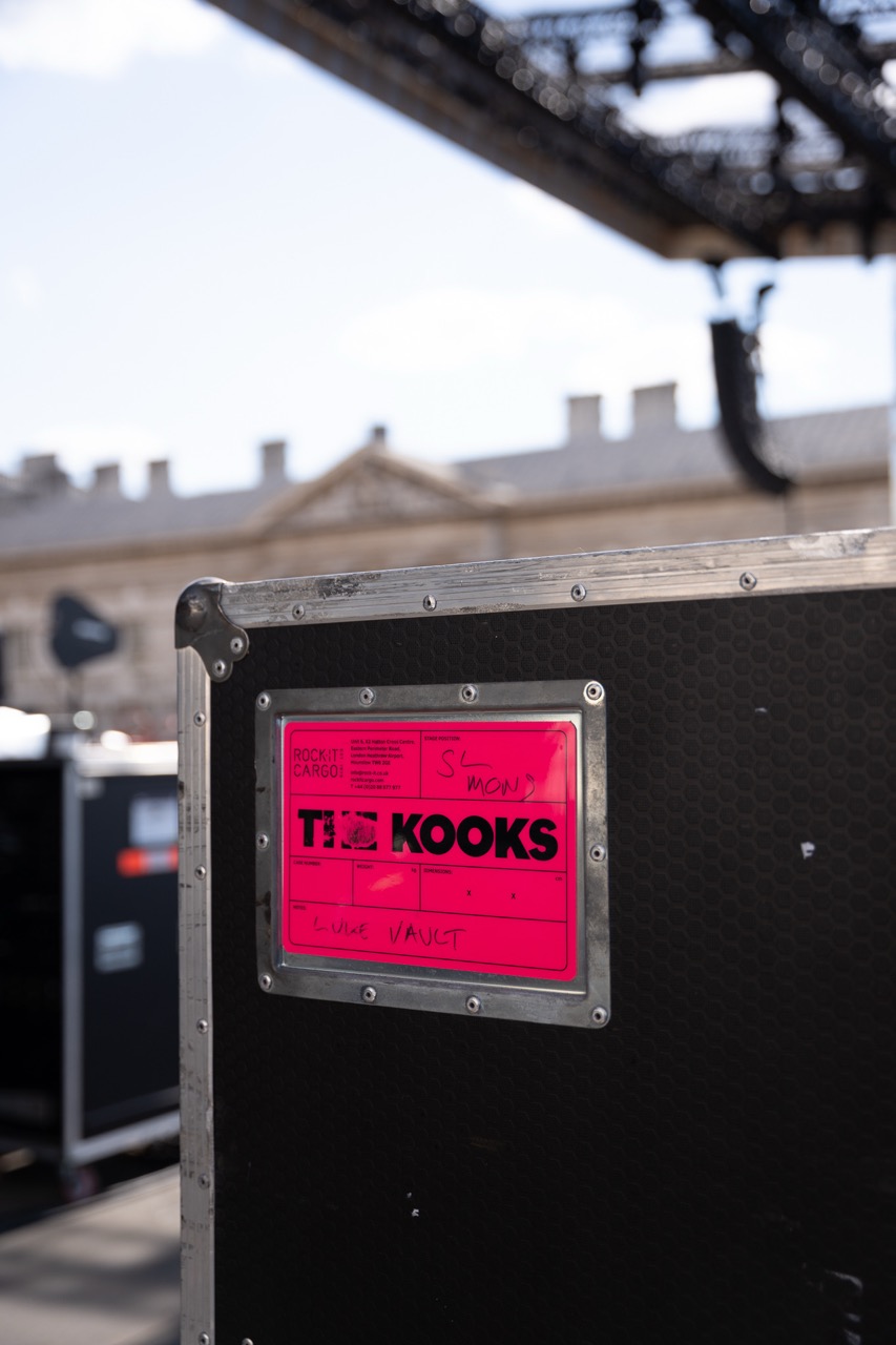 The Kooks on the Thames 