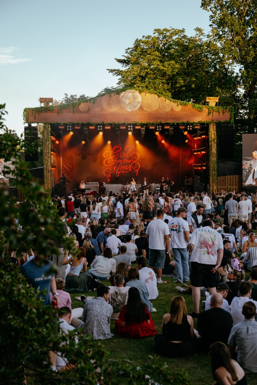 The Kooks 20 Years of Inside In / Inside Out at Tofte Manor