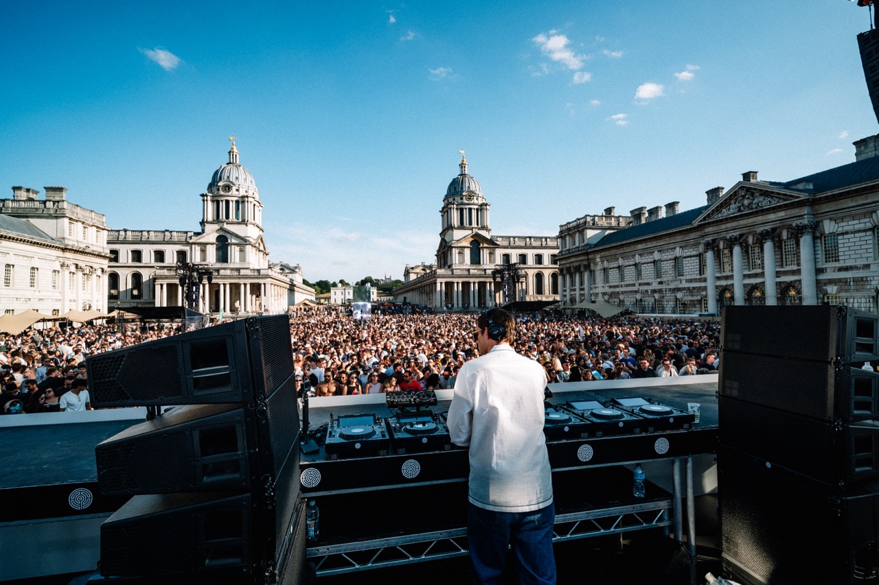 Solomun on the Thames