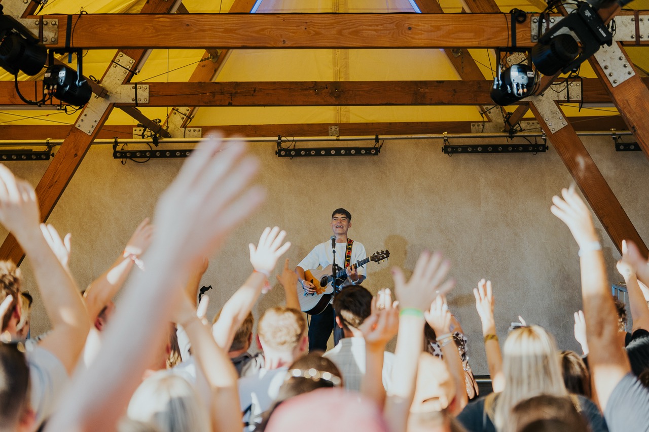 The Kooks 20 Years of Inside In / Inside Out at Tofte Manor