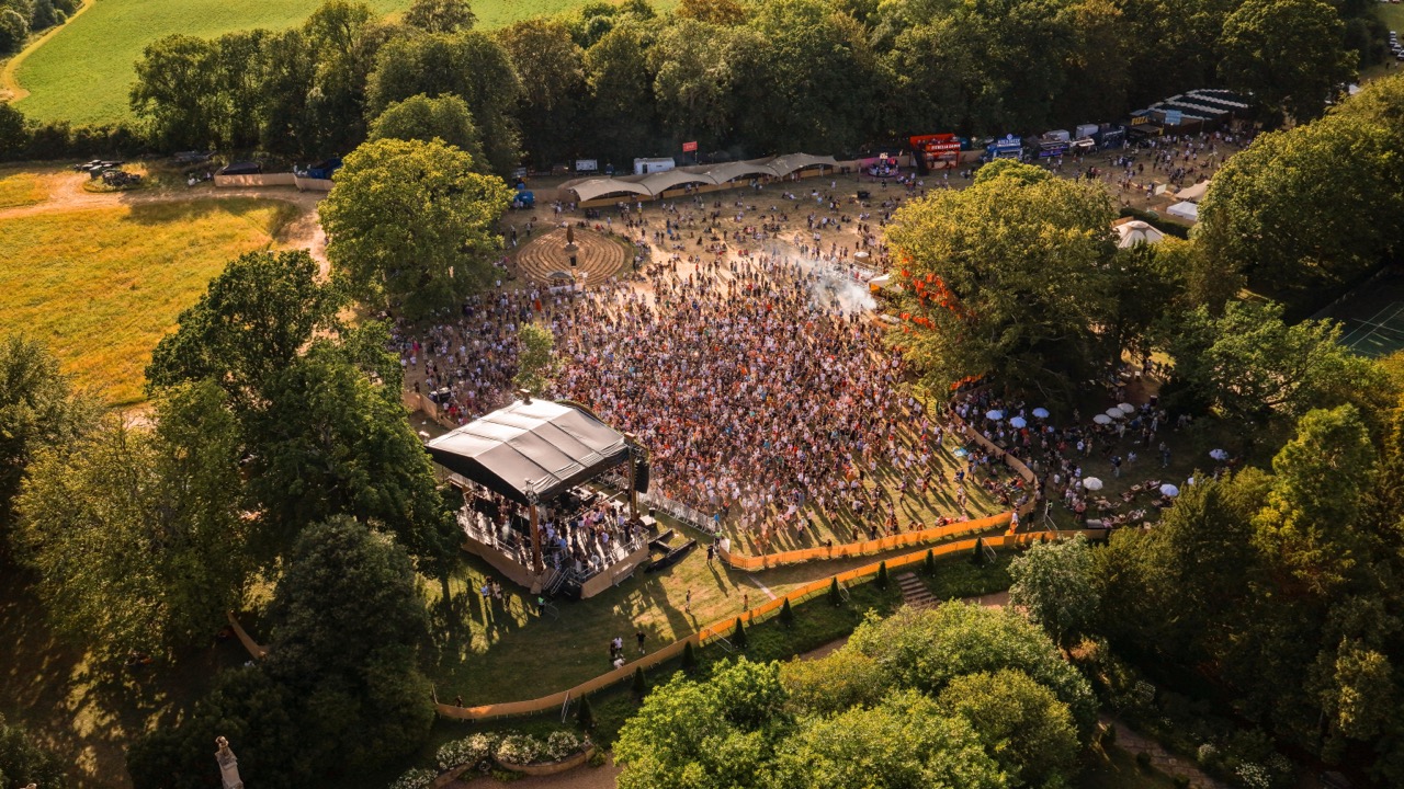 Sasha & John Digweed six hour set at Tofte Manor 