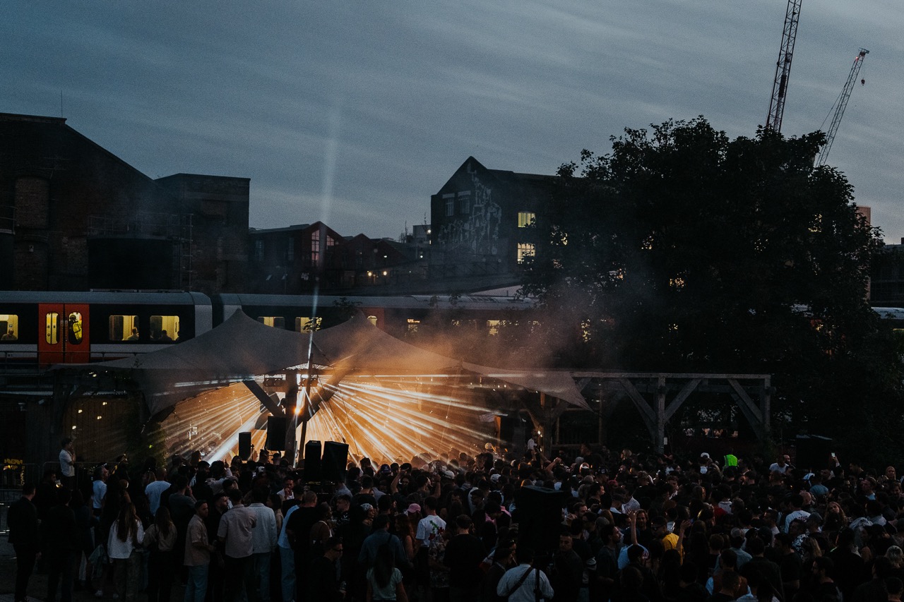 Reznik at Hackney Bridge
